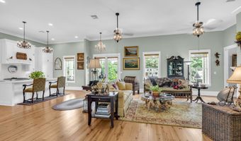 316 Leonhard Ave, Bay St. Louis, MS 39520