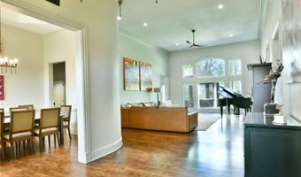 460 Club Dr, Aurora, OH 44202