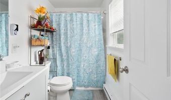 370 Montgomery Ave, Cranston, RI 02905
