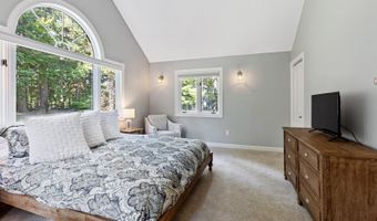 129 Loon Call Dr, Belgrade, ME 04917
