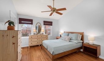 535 COLECROFT Ct, Alexandria, VA 22314