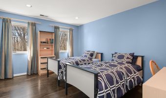 1 LAKE POTOMAC Ct, Potomac, MD 20854