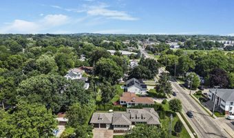 10 Roxbury Rd, Madison, WI 53704