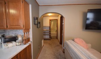1005 6th St, Britton, SD 57430