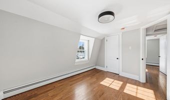 11 Boylston St, Acushnet, MA 02743