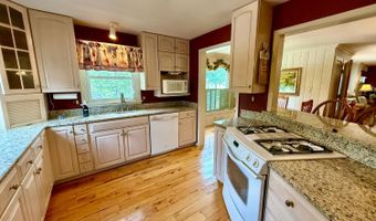 505 Edgewood Dr, Batesville, IN 47006