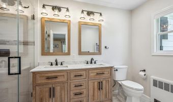 24 Bayview Pl, Amityville, NY 11701