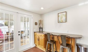 38 Bridgton Rd, Cranston, RI 02910