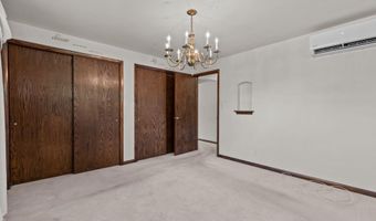 630 W CAPITOL Dr, Appleton, WI 54911