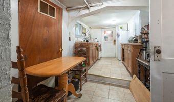 128 Hamilton St, Albany, NY 12207
