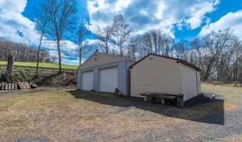 889 N IRONSTONE Dr, Boyertown, PA 19512