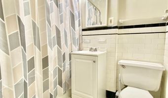 8 COMMONWEALTH Ave, Claymont, DE 19703