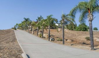 15718 Creek Hills Rd, El Cajon, CA 92021