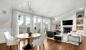 50 School St 7, Newport, RI 02840