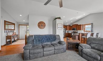612 Deer Ridge Dr, Atkins, IA 52206