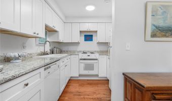 44 Bliss Mine Rd 10, Middletown, RI 02842
