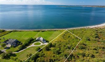 8 Taylor's Ln N, Little Compton, RI 02837
