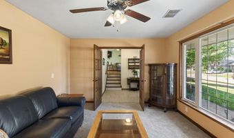 1094 Lowell Dr, Apple Valley, MN 55124