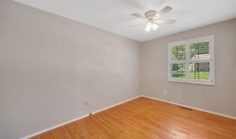 585 Golfwood Dr, Ballwin, MO 63021