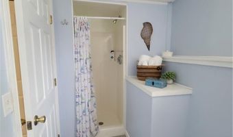 140 Carman St, Cranston, RI 02910