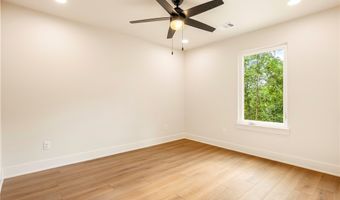19 Lothian Ln, Bella Vista, AR 72715