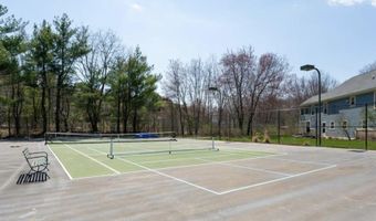 7 St Andrews Dr, Bedford, NH 03110
