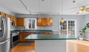 4 Cobble Hill Rd, Lincoln, RI 02865