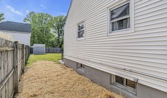 2 8th St, Aberdeen, NJ 07747