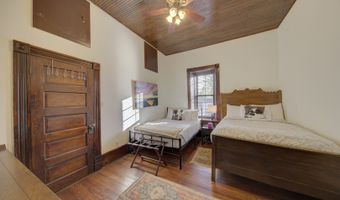 405 W Avenue E, Alpine, TX 79830