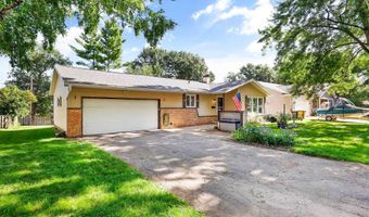 1222 Iowa Dr, Madison, WI 53704