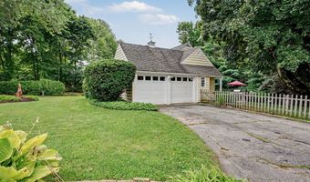 10 Crest Rd, Danbury, CT 06811