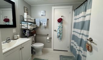 915 Hemlock St, Barefoot Bay, FL 32976
