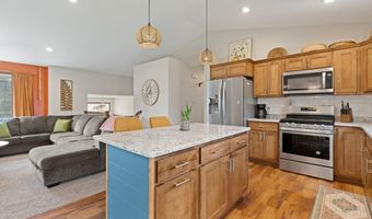 2011 12th Ave NE, Austin, MN 55912