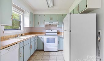 8428 Clear Meadow Ln, Charlotte, NC 28227