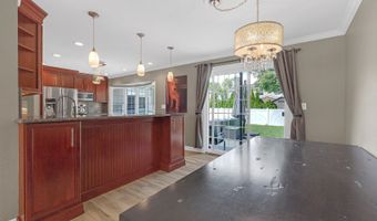 210 W Pickwick Rd, Arlington Heights, IL 60005
