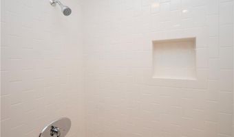 318 Corey Ln 318, Middletown, RI 02842