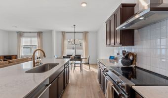 51 Walkabout Dr, Aberdeen, NC 28315
