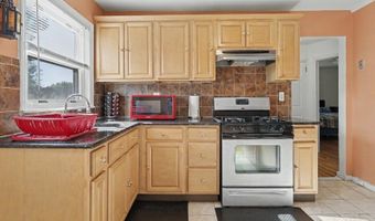 55 Stillman Ave, Bergenfield, NJ 07621