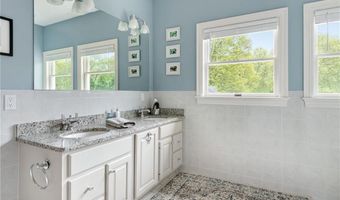 180 Ten Rod Rd, North Kingstown, RI 02852