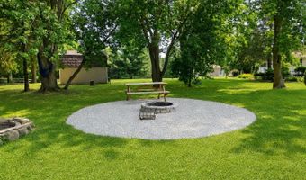 42981 N LAKE Ave, Antioch, IL 60002