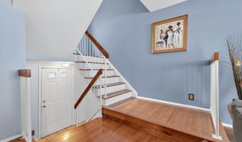 905 Madaline Dr, Avenel, NJ 07001