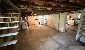 276 Blue Jay Dr, Beaver, WV 25813