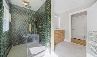 30 Dutchess Dr, Cranston, RI 02921