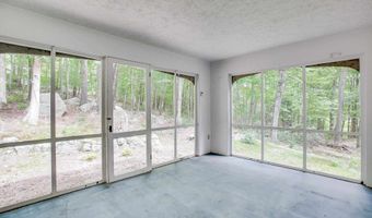 27 Buttonwood Rd, Bedford, NH 03110