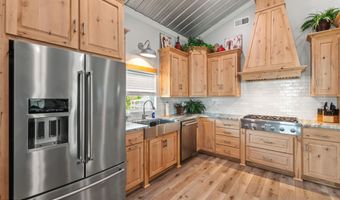 5004 Oak St, Bay St. Louis, MS 39520