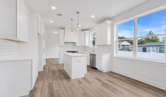 2 Southern Blvd, Bayville, NJ 08721