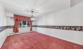 8 Countryside Ct, Amherst, NY 14221