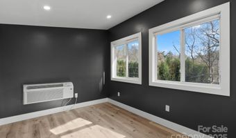 24 Lower Grassy Branch Rd, Asheville, NC 28805