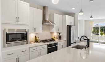 23158 HORSESHOE TRAIL Sq, Brambleton, VA 20148