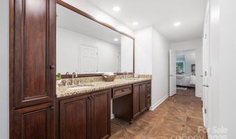 5206 Dunrobin Ln, Charlotte, NC 28226